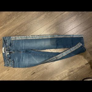 Girls Zara jeans in size 8 w/ raping trim